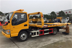 边坝哪里有拖车服务